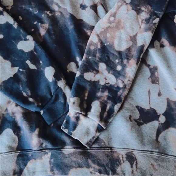 Tie Dye Crew Neck - Picture 2 of 3